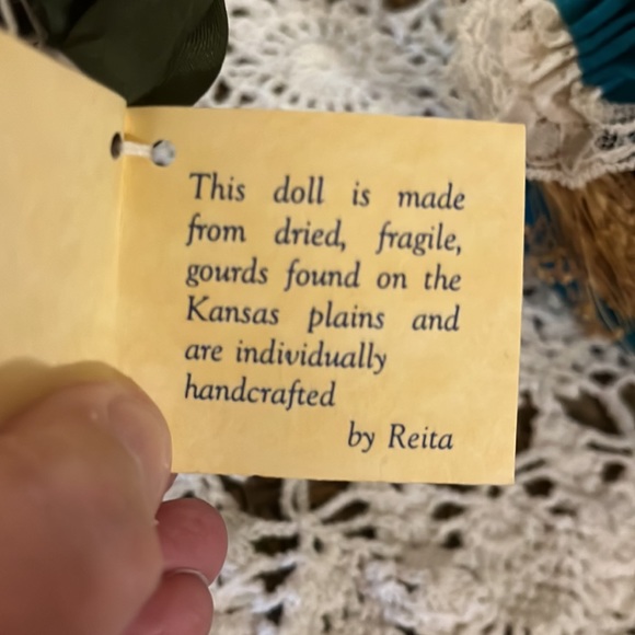 Set of three, little dolls, handmade from gourds, fragile, 8” - Picture 4 of 7